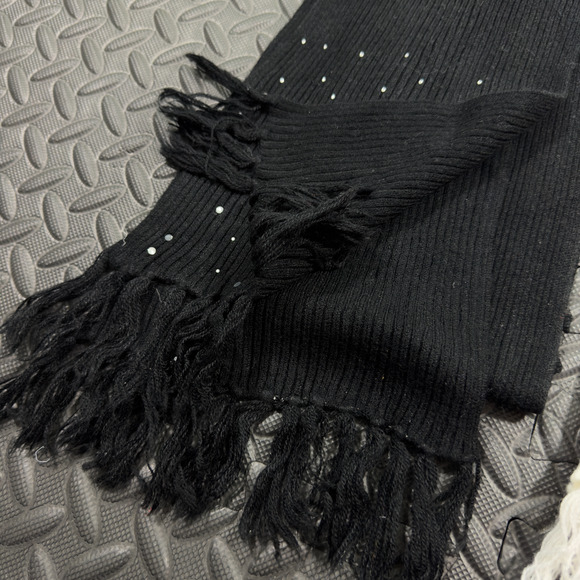 Lot of 2 Women's Black White Beaded Fringe Soft Winter Wrap Long Wide Neck Scarf - Picture 4 of 10